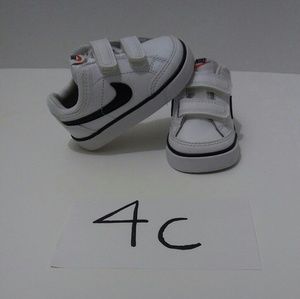 Toddlers Nike casual shoes....4c